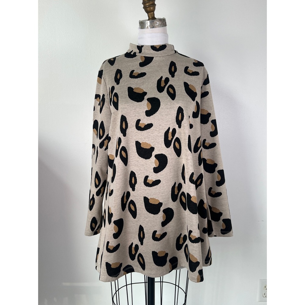 TYLER BOE Chrissy Tunic Large Tan Black EUC Leopard Print Mock Neck Zip Back